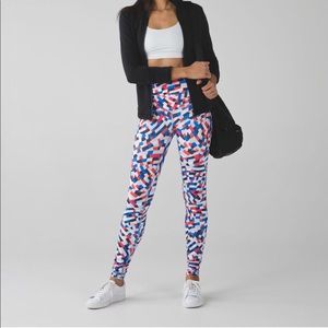 Lululemon Wunder Under Pant (Hi-Rise) in
Capoeira